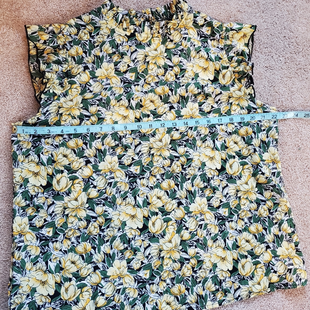 Floral blouse - Picture 5 of 7